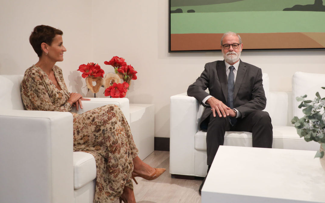 La presidenta de Navarra se reúne con Ignacio Cabeza, presidente de la Cámara de Comptos