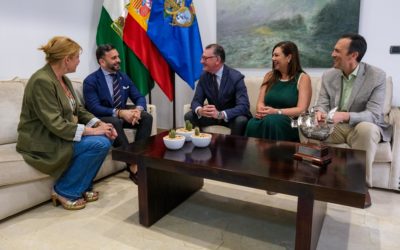 Huelva acoge una reunión con alcaldes y secretarios de ayuntamientos para debatir sobre la obligación de rendición de cuentas del sector local
