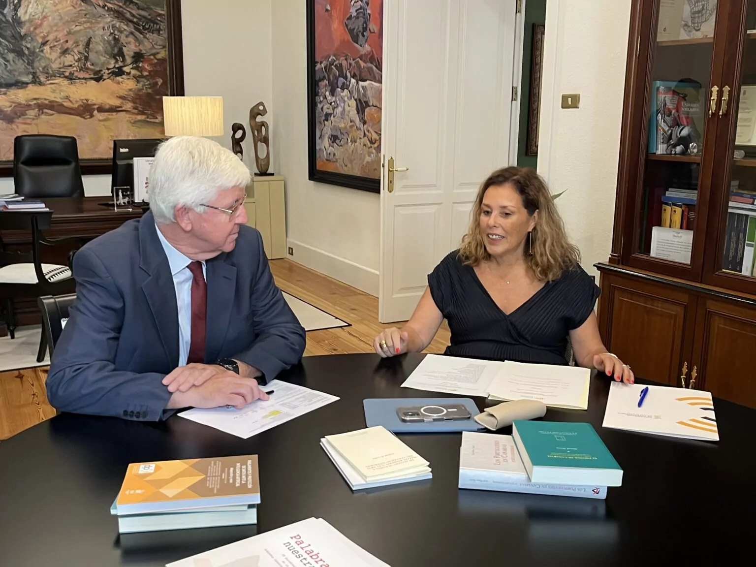 El presidente de la Audiencia de Cuentas se reúne con la presidenta del Parlamento de Canarias para tratar los presupuestos de la Institución